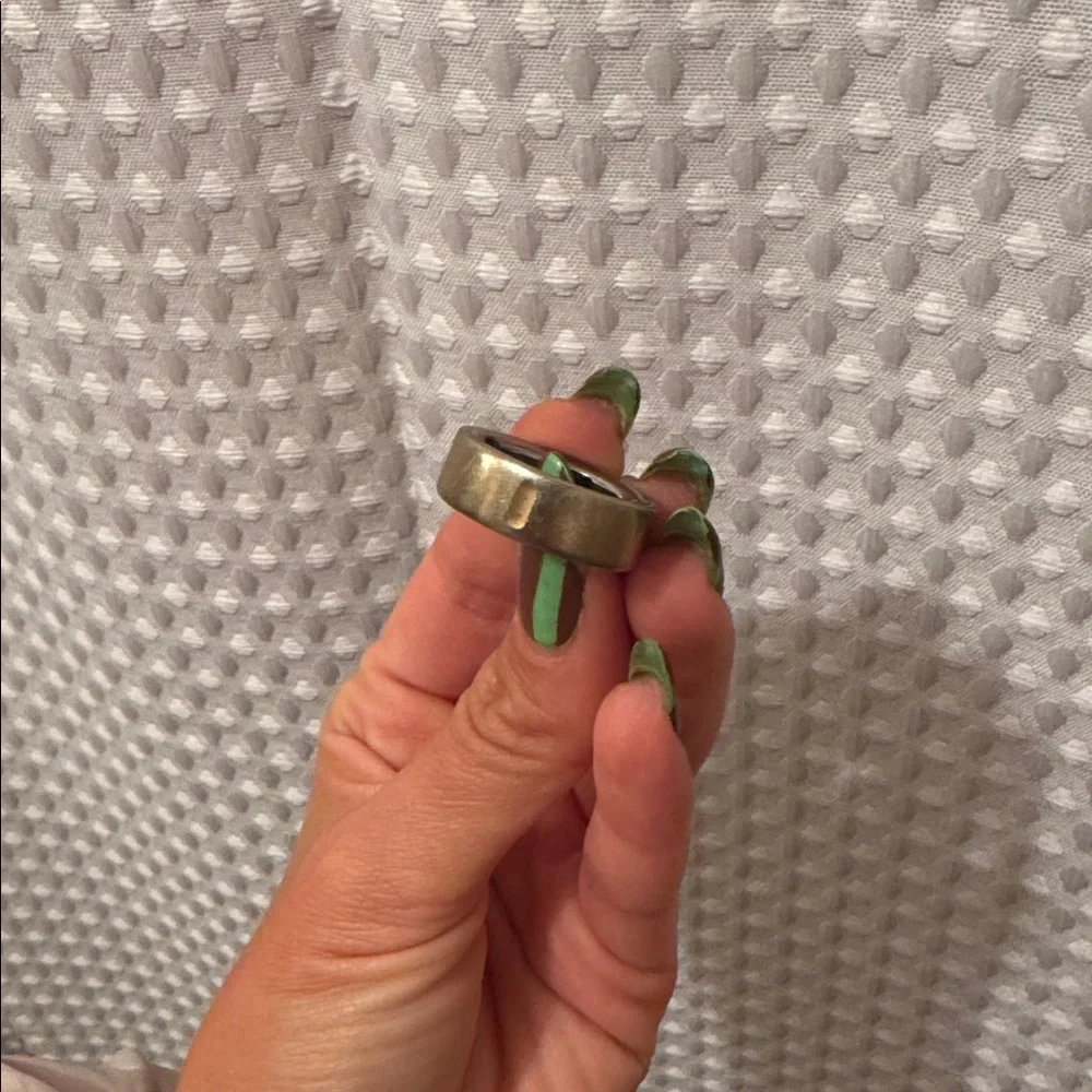 Gold Oura Ring 4 - SIZE 9 / WITH CHARGER